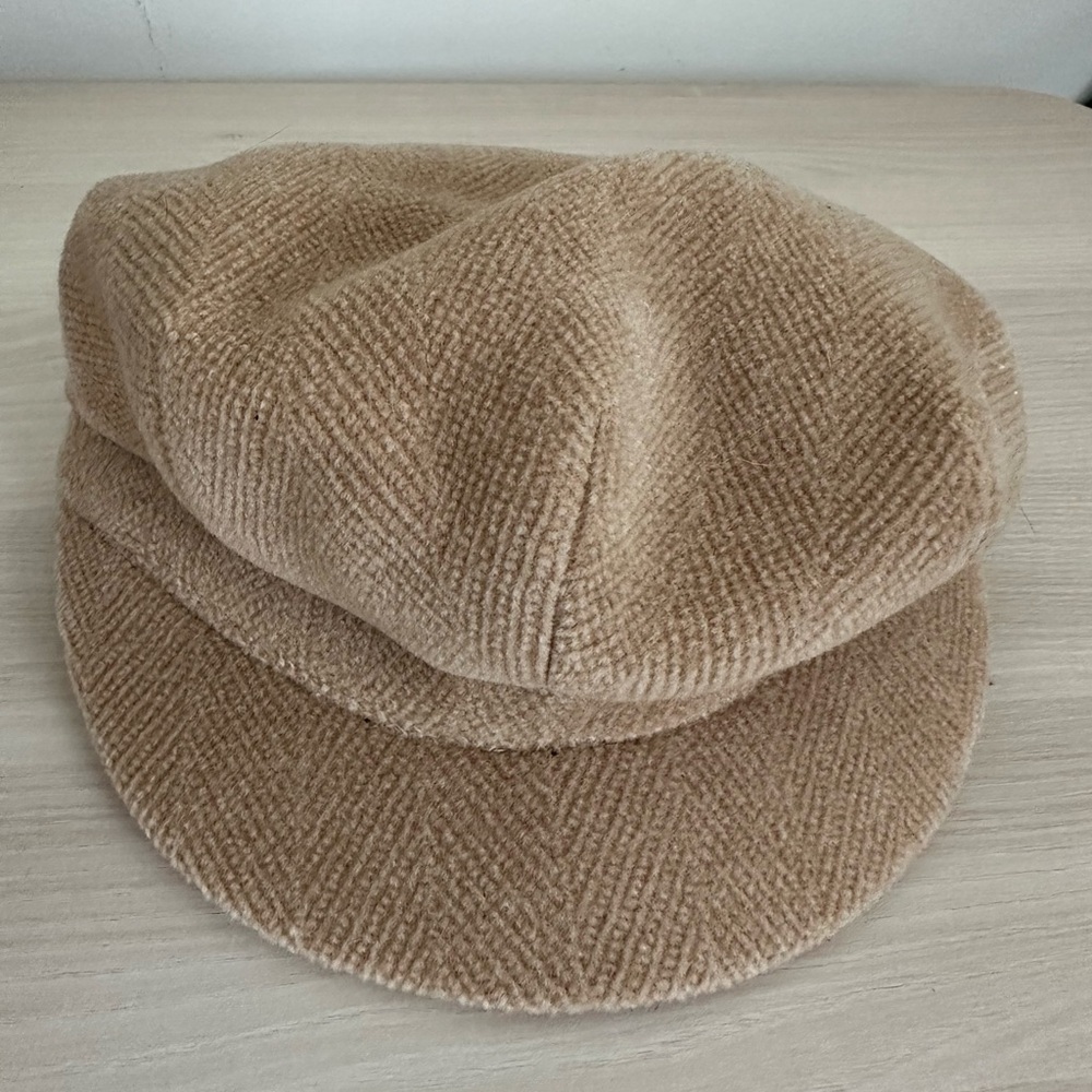Burberry wool cap (authentic) - size M